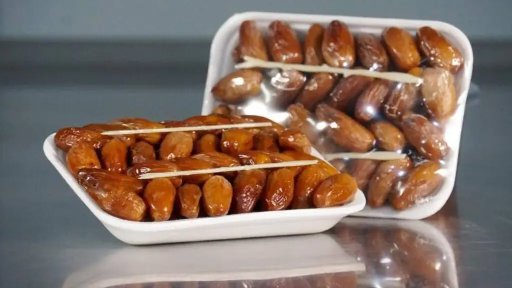 Deglet Nour Datteln in Verpackung – helle Datteln mit feiner Süße für Großhandel und Lebensmittelverarbeitung